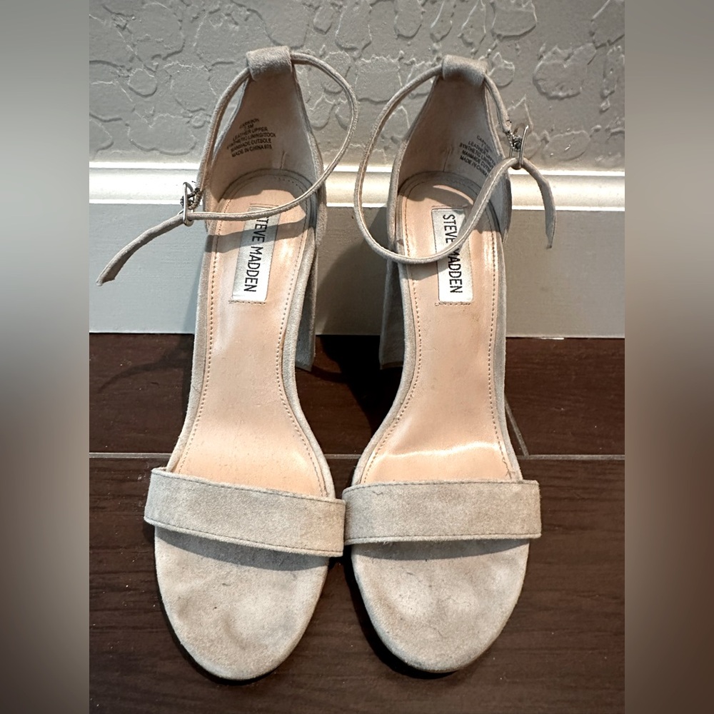 CARRSON TAUPE SUEDE STEVE MADDEN BLOCK HEEL SANDAL 7.5